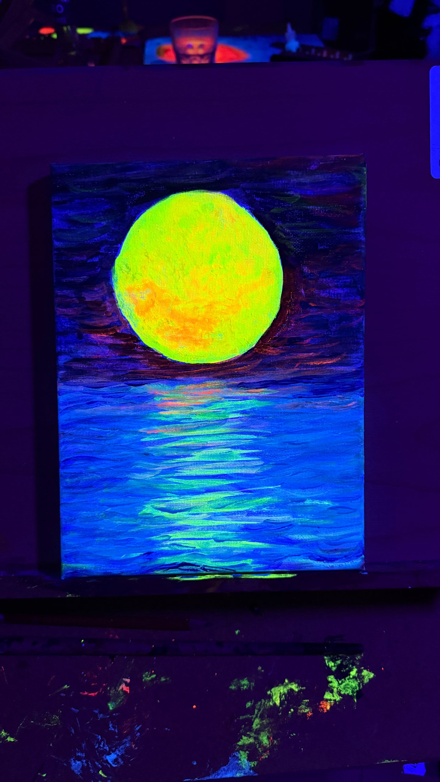 Paint in the Dark – Malen im Dunkeln mit leuchtenden Farben